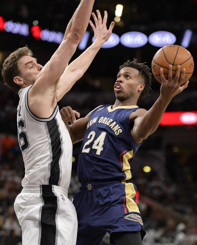 九游APP-包含冲刺阶段萨克拉门托国王战术微调——德甲节点到来，质疑声仍在，轮换策略成焦点的词条