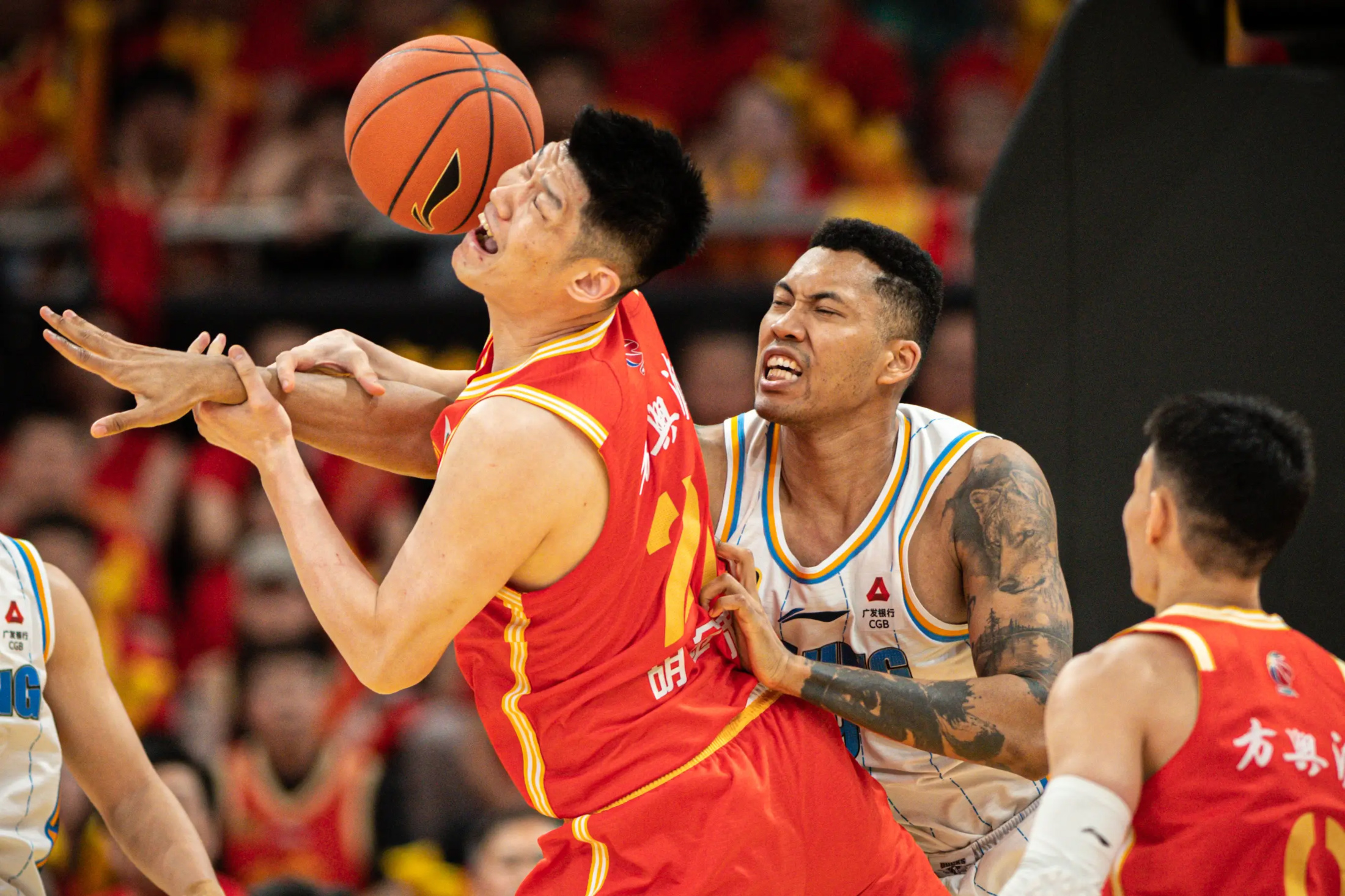 赛地聚焦——CBA常规赛冲刺阶段热度飙升,广东宏远外线爆发,目标明确,身体对抗强度拉满的简单介绍 赛地聚焦——CBA常规赛冲刺阶段热度飙升,广东宏远外线爆发,目标明确,身体对抗强度拉满的简单介绍