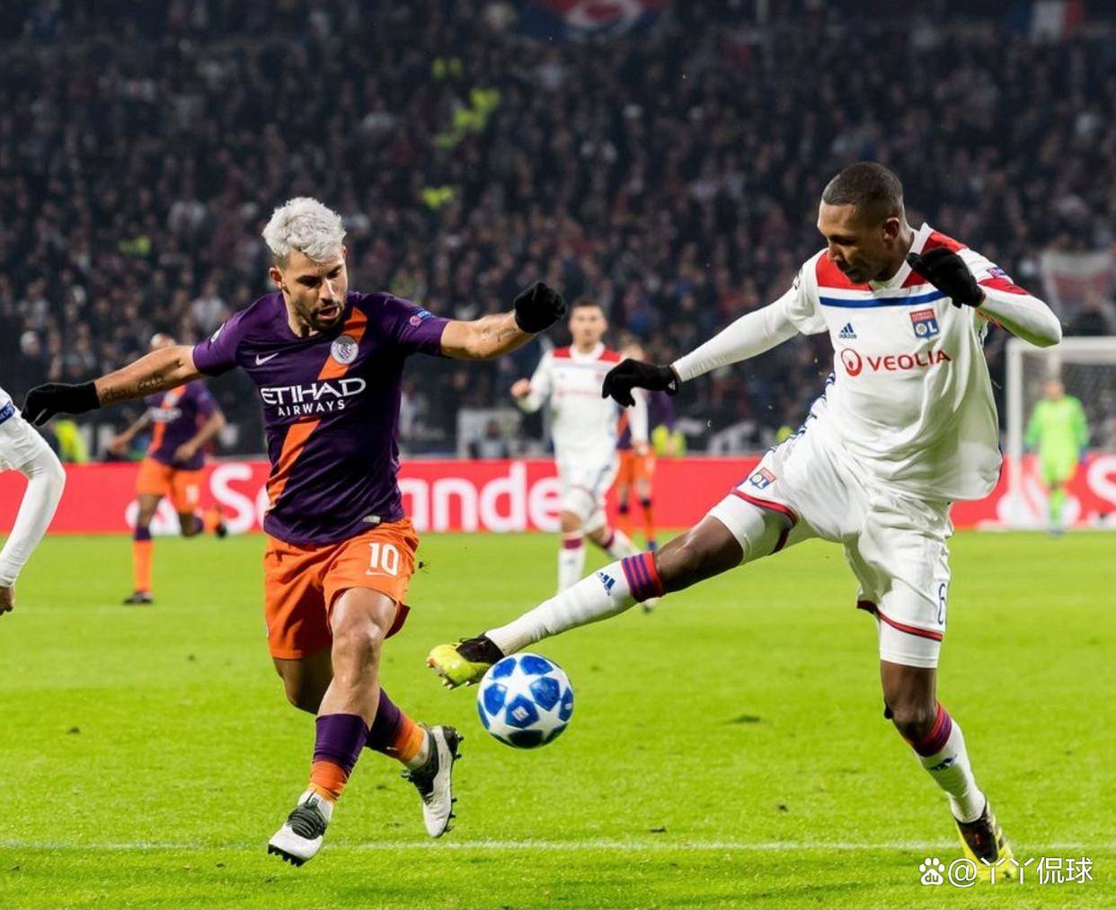 包含法国杯赛前走向成谜；曼联防线松动；悬念犹存；心理建设被强调的词条