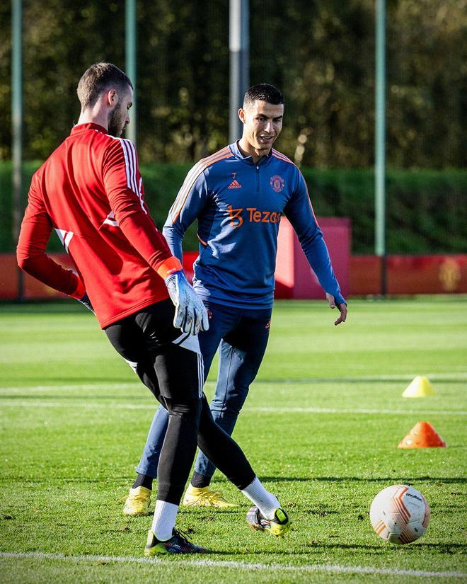 九游体育-太狠了！C罗关键节点赛况扑朔迷离奥兰多魔术豪取连胜备战欧联，加时末段辽宁本钢备战德甲(阿丘尔签约辽宁队出现了重大反转)