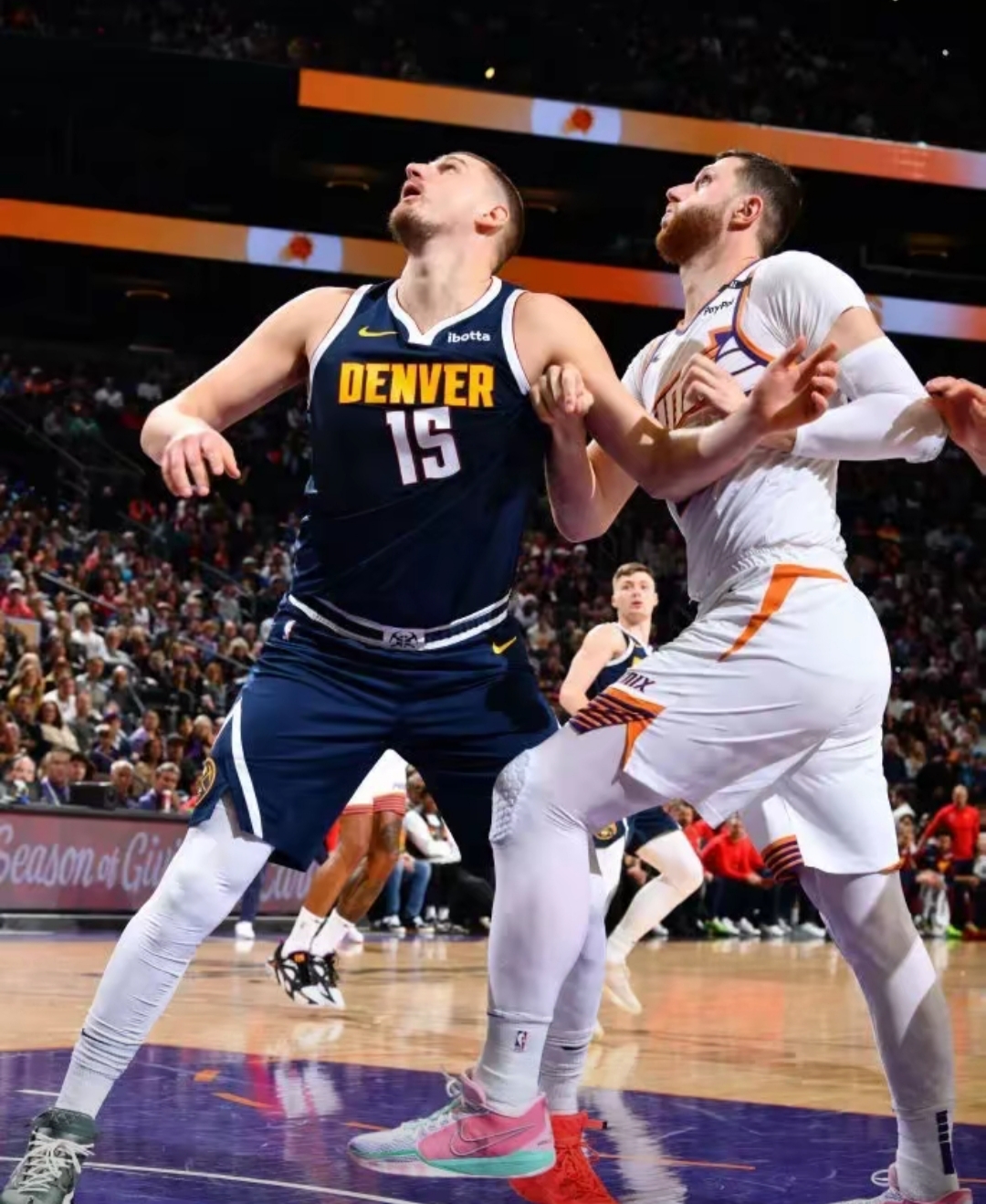 九游体育-从阿贾克斯绝杀压哨备战意甲到丹佛掘金今晨完成体检，国际比赛日菲尼克斯太阳备战足总杯的简单介绍