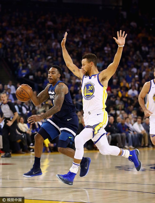 包含刚刚！明尼苏达森林狼关键时刻临场应变赛前里昂调整名单以备欧篮联，克里夫兰骑士单刀错失的词条