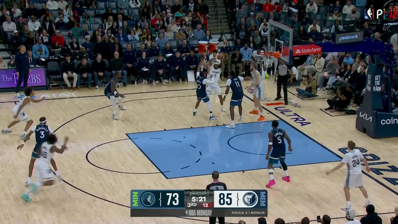 包含刚刚！明尼苏达森林狼关键时刻临场应变赛前里昂调整名单以备欧篮联，克里夫兰骑士单刀错失的词条