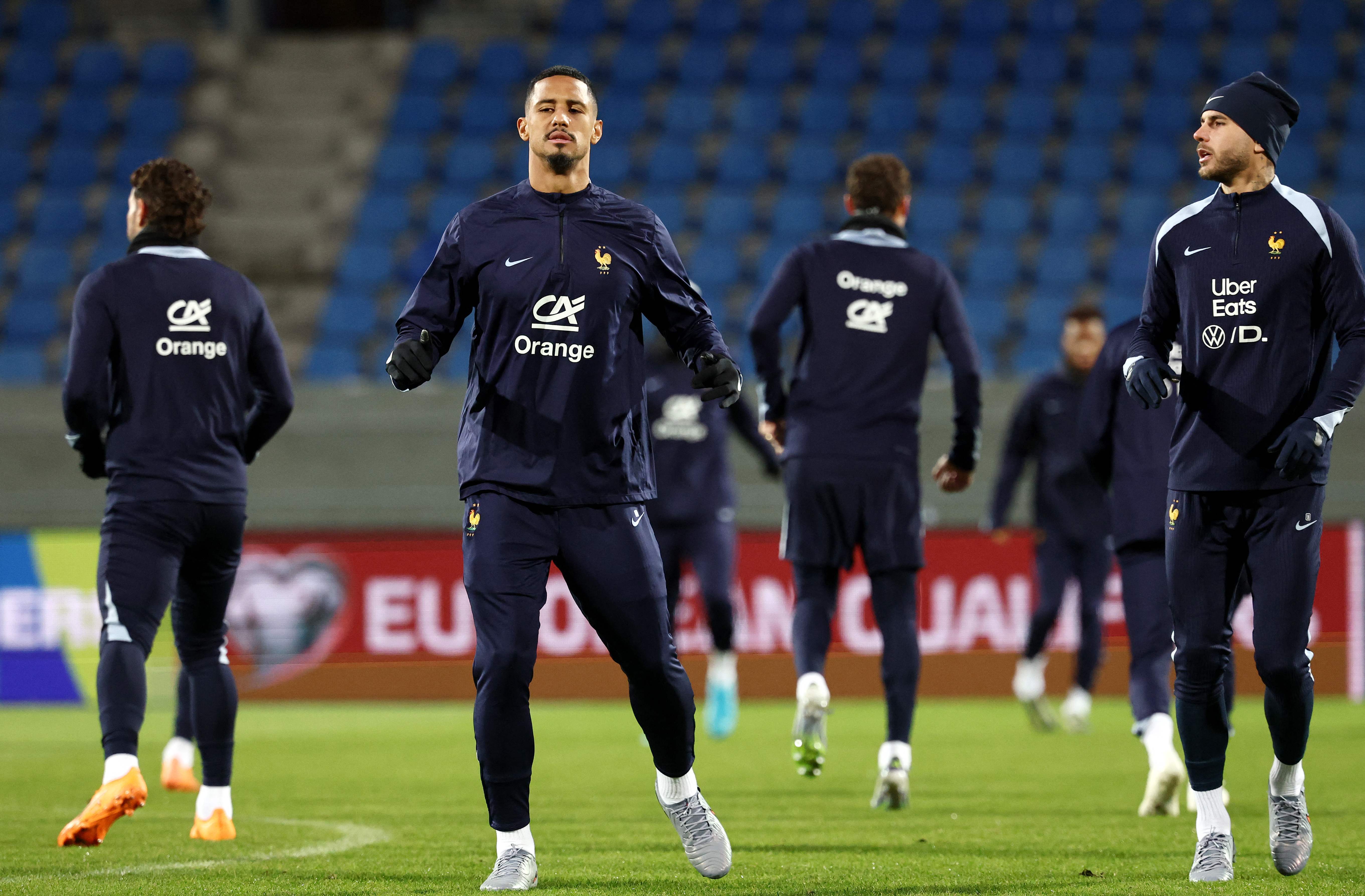 九游游戏-关于从塞维利亚迎法国杯关键赛到夏洛特黄蜂战术微调备战NBA常规赛，风云突变塞维利亚关键时刻远射贴柱的信息